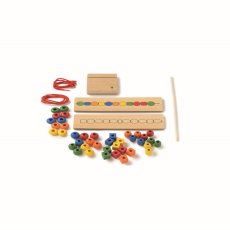 Toys for life - Navlékání korálků podle předloh